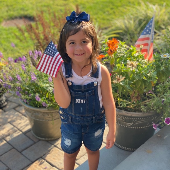 Meet your Posher, Jenn - Picture 3 of 4